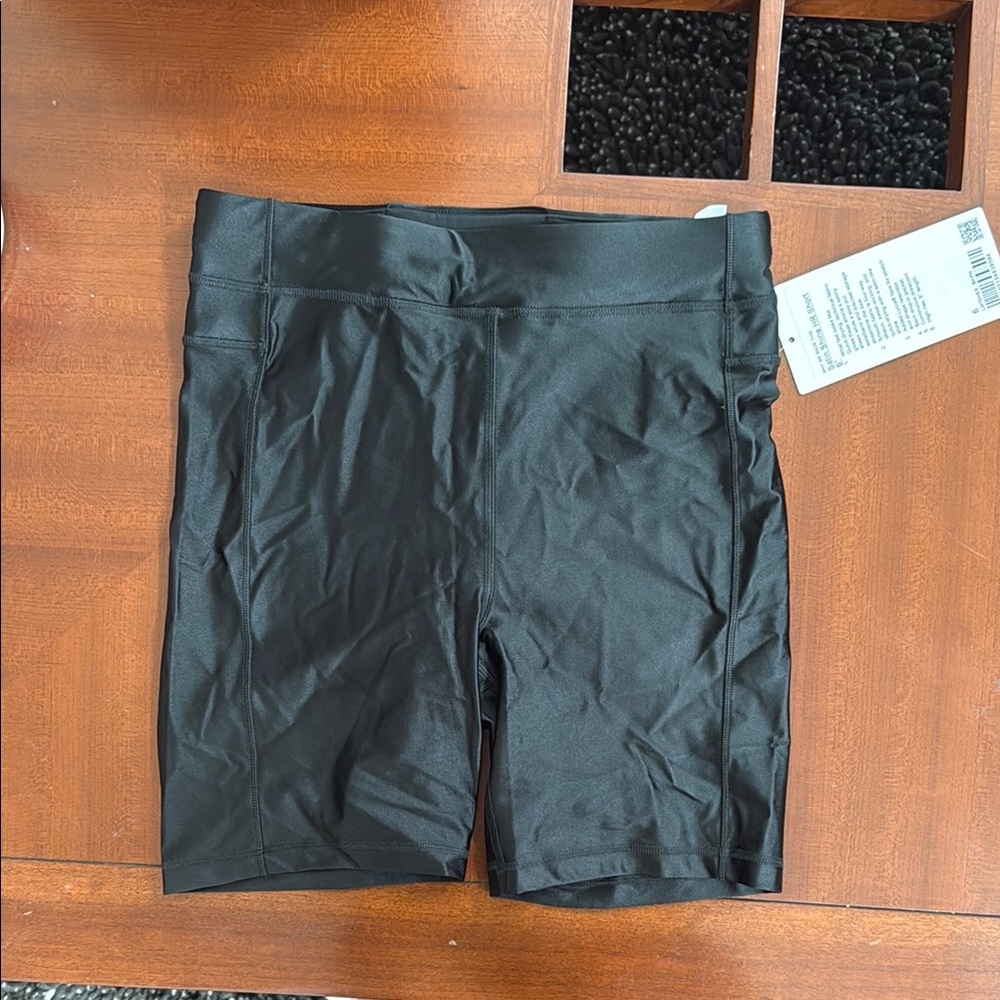 NWT Lululemon satin shine HR short